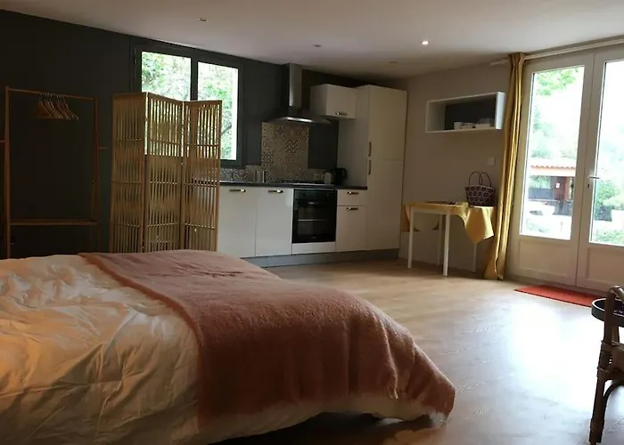 Gite Dans Le Maquis Avec Piscine Privee