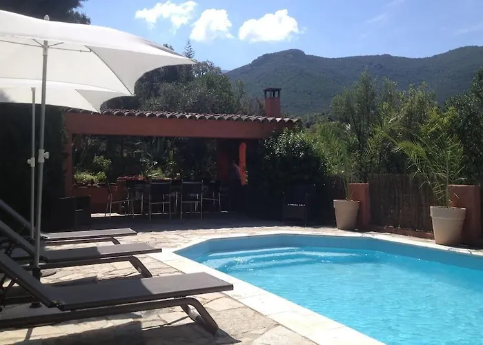 Gite Dans Le Maquis Avec Piscine Privee